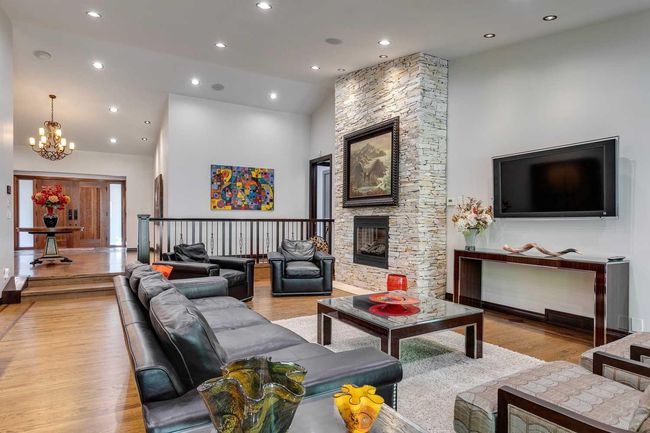 40 Eagle Ridge Pl Sw, House other with 5 bedrooms, 5 bathrooms and 8 parking in Calgary AB | Image 7