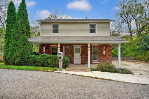 1027 S St, Bedford, IN, 47421-2827 | Card Image