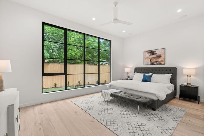 The primary bedroom is located on the main level. | Image 14