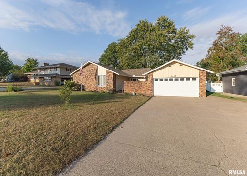 1417 2nd Ave, Camanche, IA, 52730-1110 | Card Image