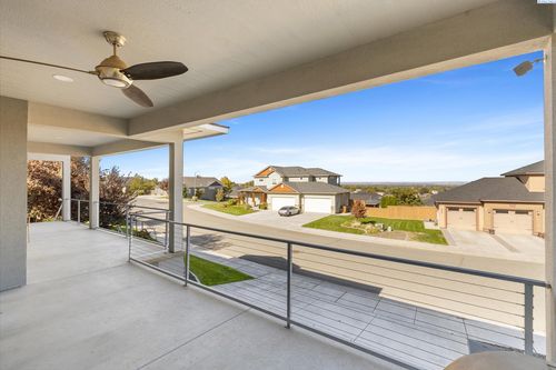 2317 W 50th Ave, Kennewick, WA, 99337-4620 | Card Image