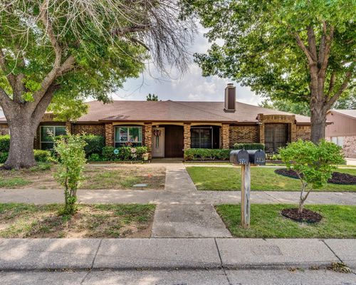 3016 Hilltop Dr, Euless, TX, 76039-7845 | Card Image