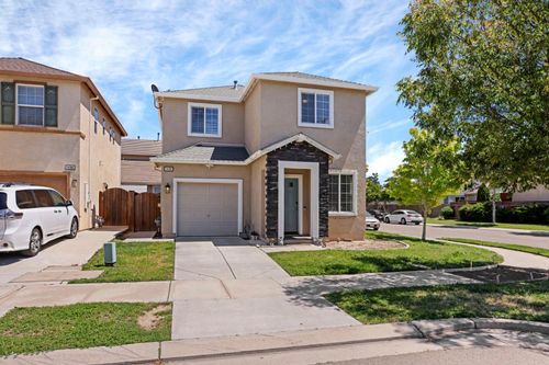 1494 Hearthsong Dr, Manteca, CA, 95337-8489 | Card Image