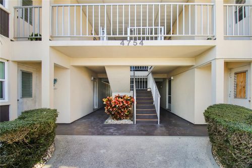 apt-103-4754 Marine Pkwy, New Port Richey, FL, 34652-3534 | Card Image