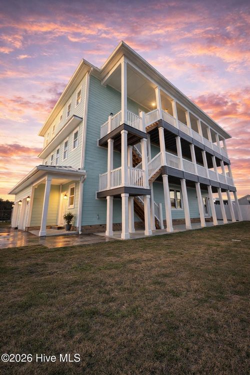 104 E Seaview Dr, Emerald Isle, NC, 28594-2635 | Card Image
