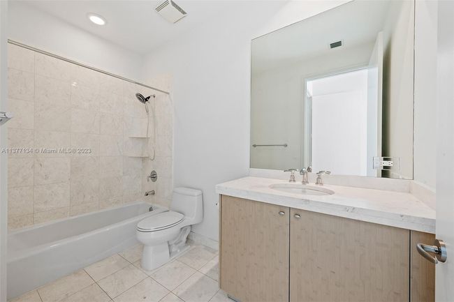 APT-2201 - 900 Brickell Key Blvd, Condo with 3 bedrooms, 4 bathrooms and null parking in Miami FL | Image 23