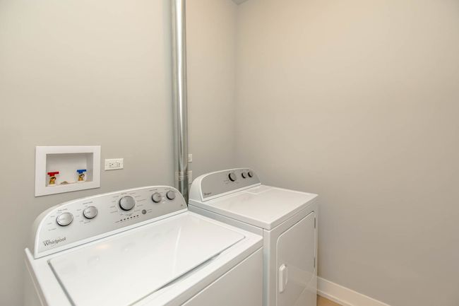 211 - 1202 Waukegan Rd, Condo with 2 bedrooms, 2 bathrooms and 1 parking in Glenview IL | Image 12