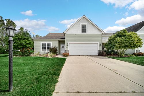 207 Oakdale St, Kouts, IN, 46347-9301 | Card Image