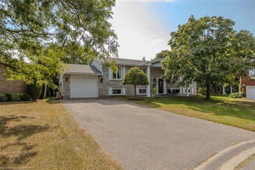 18 Ilona Crt, Brantford, ON, N3R7N2 | Card Image