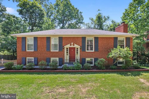 5817 Dawes Ave, Alexandria, VA, 22311-1114 | Card Image