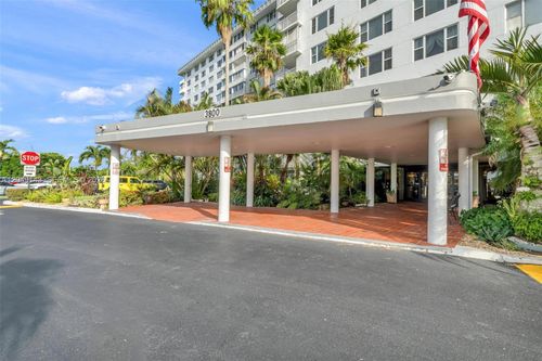 422-3800 Hillcrest Dr, Hollywood, FL, 33021-7976 | Card Image