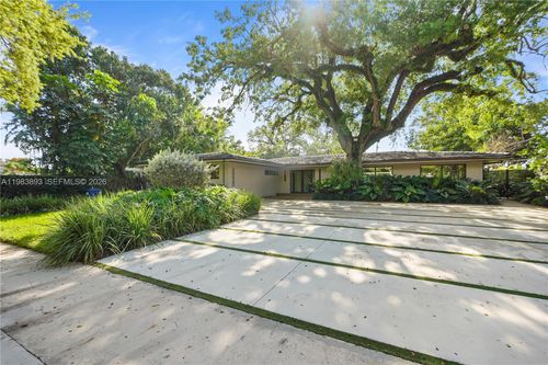 20020 Ne 21st Ct, Miami, FL, 33179-2828 | Card Image
