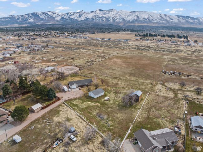 Bird's eye view with a mountain view | Image 86
