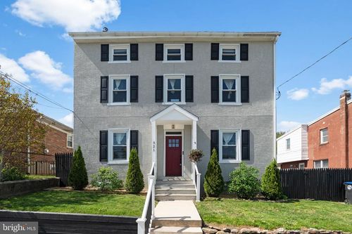 321 W 5th Ave, CONSHOHOCKEN, PA, 19428-1612 | Card Image