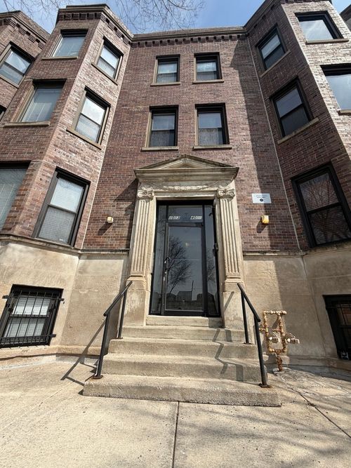 apt-3-4055 S Calumet Ave, Chicago, IL, 60653-2247 | Card Image