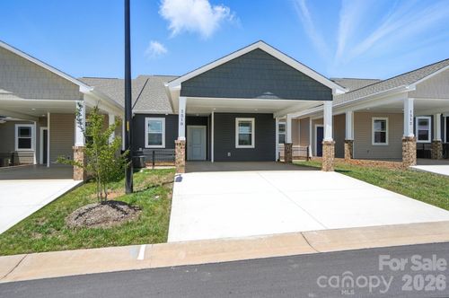 1518 29th St Se, Hickory, NC, 28602-8775 | Card Image