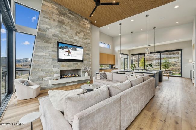 11431 N Ursa Cir, Home with 4 bedrooms, 5 bathrooms and null parking in Mayflower Mnt UT | Image 20