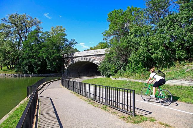 The city lakes are all a short walk away and offer endless activities and beautiful sights. | Image 35
