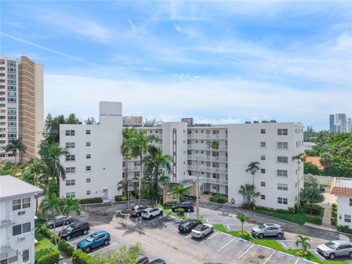 apt-206-3199 S Ocean Dr, Hallandale Beach, FL, 33009-7227 | Card Image