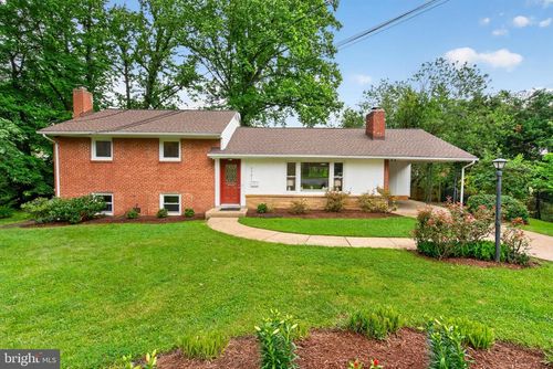 5701 Radnor Ct, BETHESDA, MD, 20817-6323 | Card Image