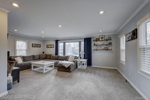 1512 Dover St, Ferndale, MI, 48220-1615 | Card Image