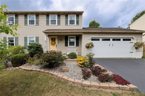 205 Sizzano Trl, Syracuse, NY, 13209-9615 | Card Image
