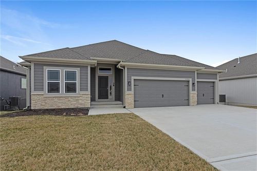 11010 N Corrington Ave, Kansas City, MO, 64156-7713 | Card Image