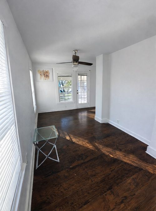 d-928 S Windomere Ave, Dallas, TX, 75208-7233 | Card Image