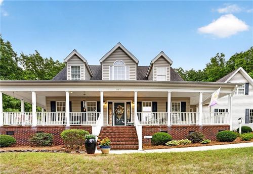 697 Graceland Dr, Asheboro, NC, 27205-9813 | Card Image