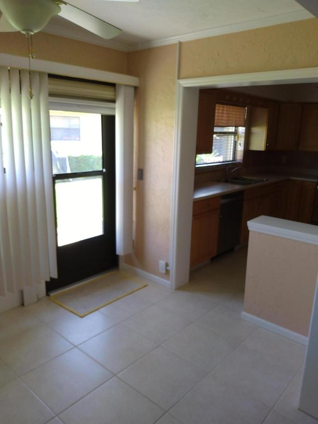 A - 9890 Bischofia Tree A Way, Condo with 2 bedrooms, 2 bathrooms and null parking in Boynton Beach FL | Image 6