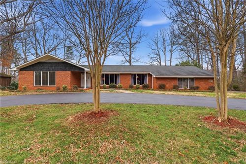 3160 Shaftesbury Ln, Winston-Salem, NC, 27105-6945 | Card Image