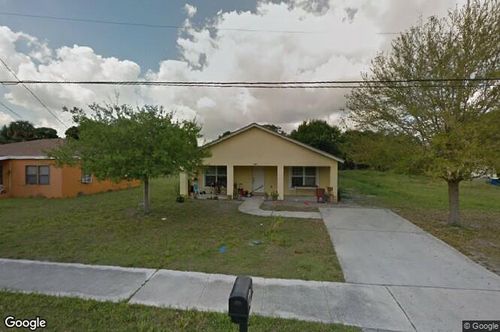 429 N 18th St, Fort Pierce, FL, 34950-7966 | Card Image