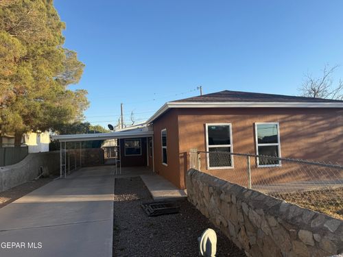 218 Easter Way, El Paso, TX, 79915-3925 | Card Image