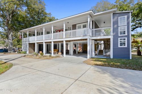 112 Edgewater Dr, Biloxi, MS, 39531-4719 | Card Image