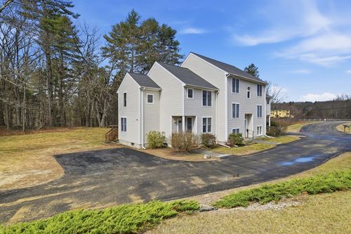 10-10 Meadowbrook Ct, Oxford, MA, 01540-2070 | Card Image