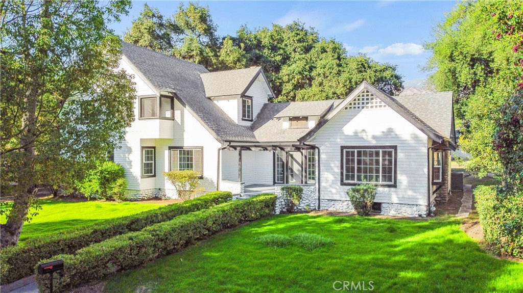 Residential Lease in Altadena 3