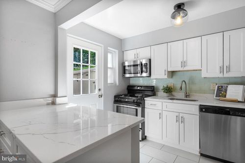 2801a-2801 16th Rd S, ARLINGTON, VA, 22204-9413 | Card Image