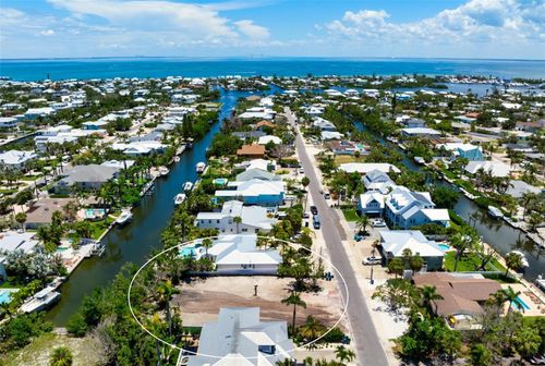 208 Oak Ave, ANNA MARIA, FL, 34216 | Card Image