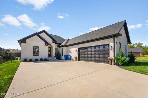 179 Cherokee Dr, Shelbyville, KY, 40065-2908 | Card Image