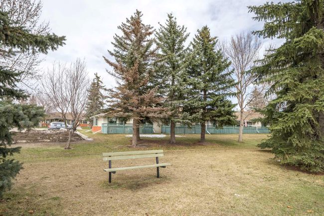 2727 Dovely Park Se, Home with 2 bedrooms, 1 bathrooms and 2 parking in Calgary AB | Image 12
