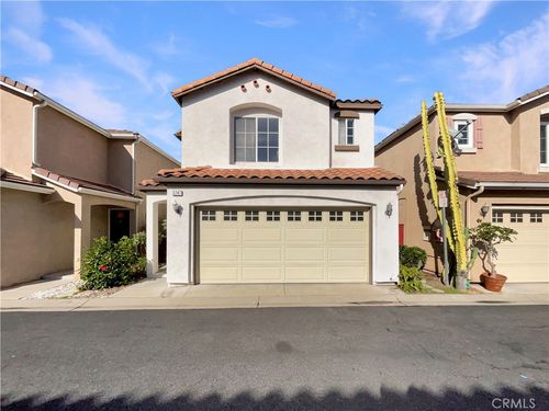 3247 Garden Ln, Hawthorne, CA, 90250-0633 | Card Image