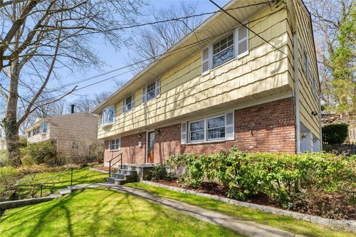 15 Paradise Dr, Scarsdale, NY, 10583-1521 | Card Image
