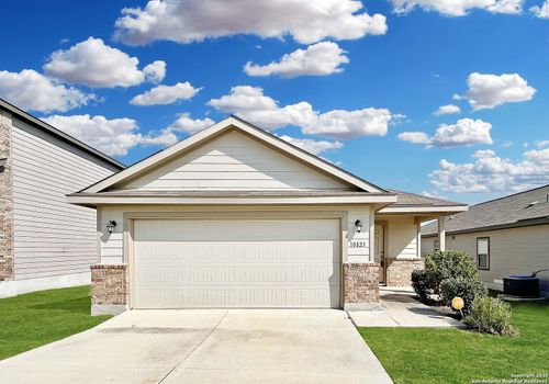 10823 Airmen Dr, Converse, TX, 78109-1422 | Card Image