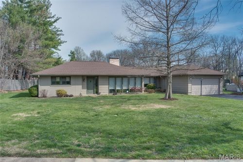 5 Stacy Dr, Olivette, MO, 63132-4134 | Card Image