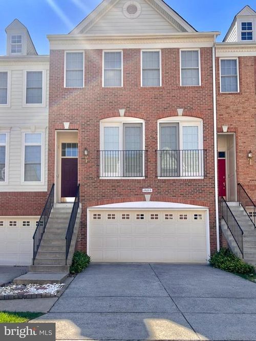 25205 Larks Ter, CHANTILLY, VA, 20152-6682 | Card Image
