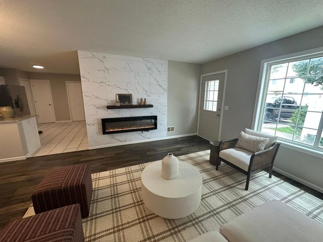 1194 Highpoint Curv, Townhouse with 3 bedrooms, 2 bathrooms and null parking in Shakopee MN | Image 4