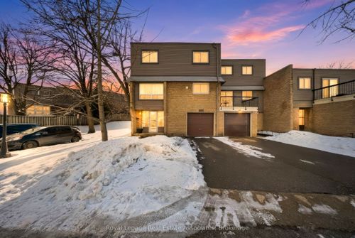 111-2315 Bromsgrove Rd, Mississauga, ON, L5J4A6 | Card Image
