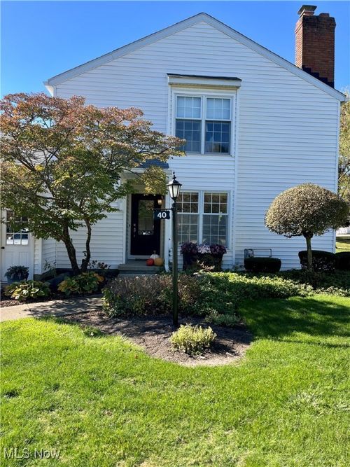 40 Oakwood Dr, Westfield Center, OH, 44251-9736 | Card Image