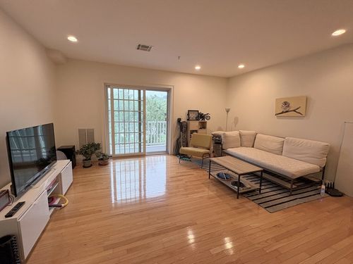 apt-2d-328 Copeland St, Quincy, MA, 02169-4062 | Card Image