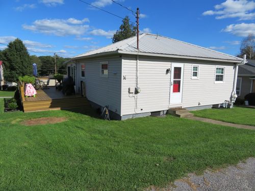 515 Clydesdale Ave, Ellwood City, PA, 16117-2508 | Card Image